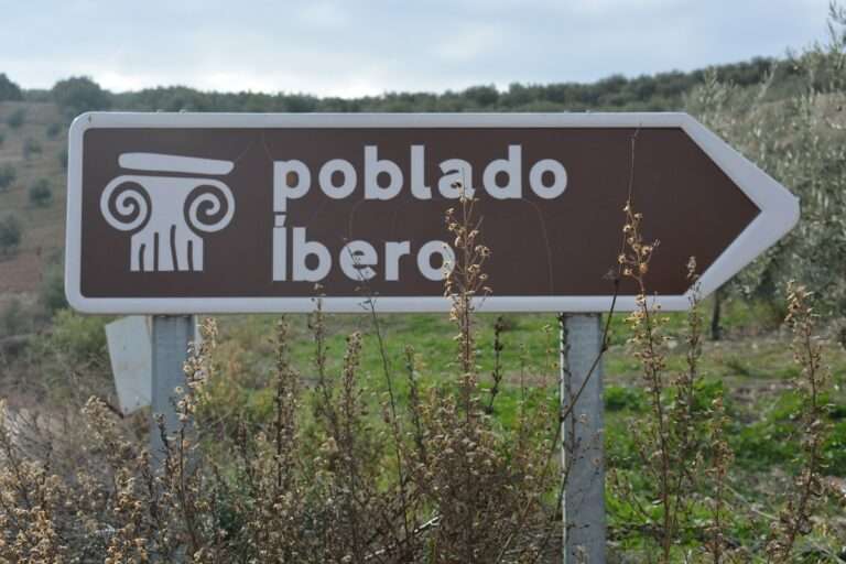 EL POBLADO ÍBERO DEL “CERRO DE LA CRUZ” en Almedinilla (Córdoba)